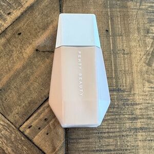 Fenty Beauty Eaze Drop Blurring Skin Tint Soft Matte Foundation in Shade 11